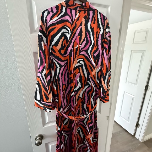 Diane Von Furstenberg Multicolor Patterned Robe - Picture 4 of 4